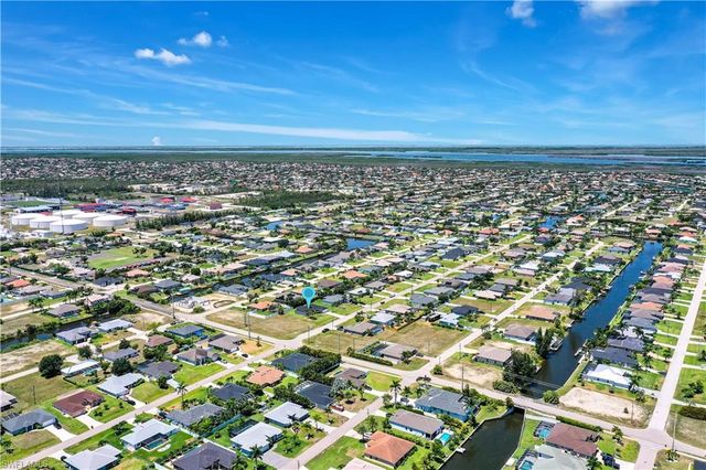 2004 SW 30th ST, Cape Coral, FL 33914