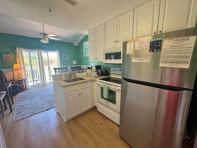 287 Driftwood Lane, Edisto Beach, SC 29438