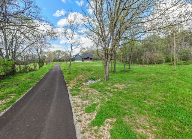 8415 W Sheepneck Rd, Mount Pleasant, TN 38474