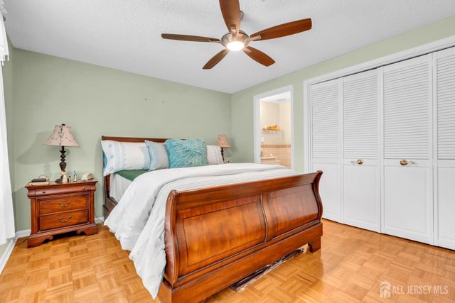194 Madison Lane N, Monroe, NJ 08831