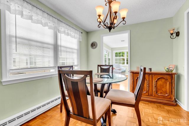 194 Madison Lane N, Monroe, NJ 08831