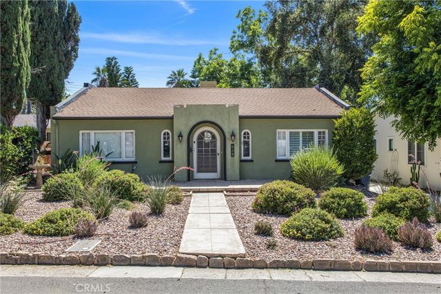 618 Cypress Circle, Redlands, CA 92373