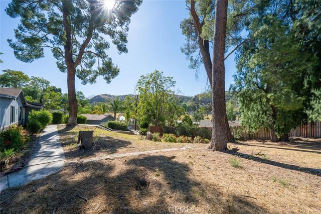 28717 Bouquet Canyon, Saugus, CA 91390