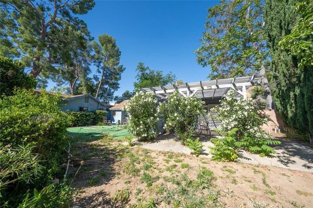 28717 Bouquet Canyon, Saugus, CA 91390