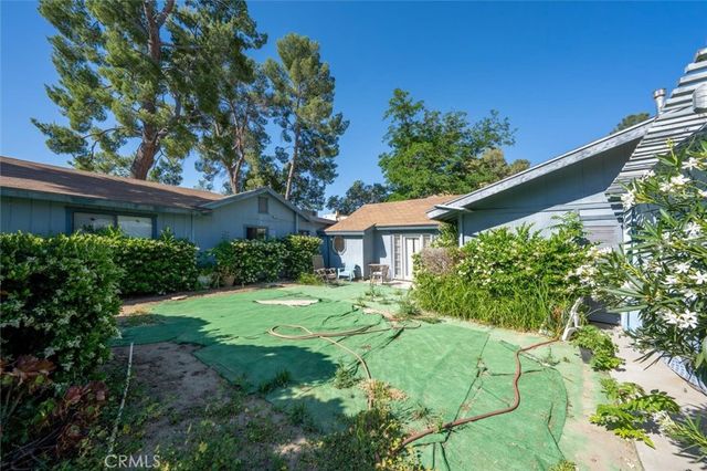 28717 Bouquet Canyon, Saugus, CA 91390