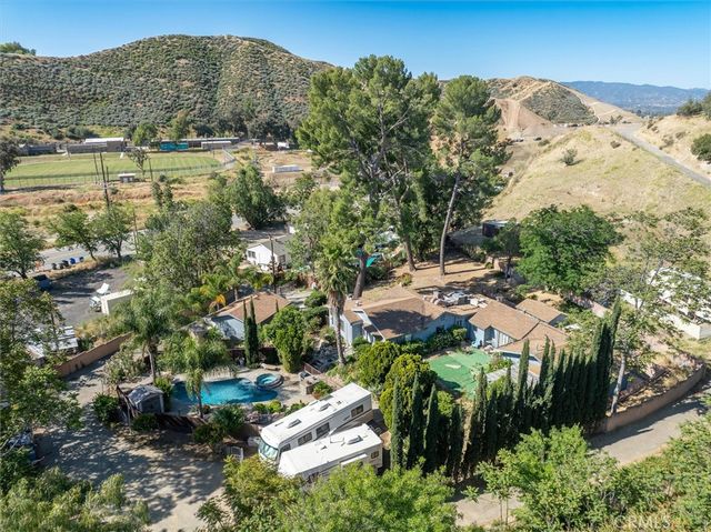 28717 Bouquet Canyon, Saugus, CA 91390