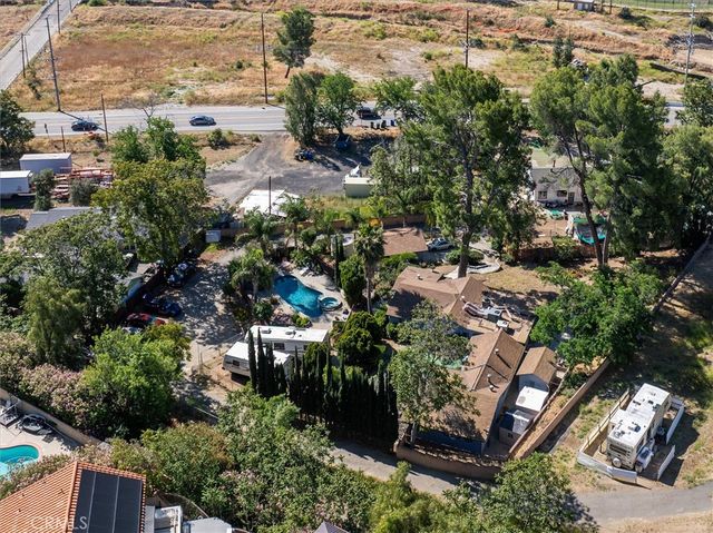 28717 Bouquet Canyon, Saugus, CA 91390