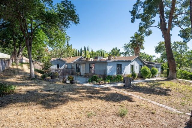 28717 Bouquet Canyon, Saugus, CA 91390