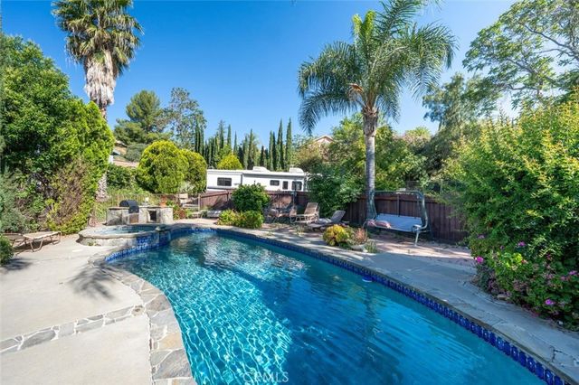 28717 Bouquet Canyon, Saugus, CA 91390