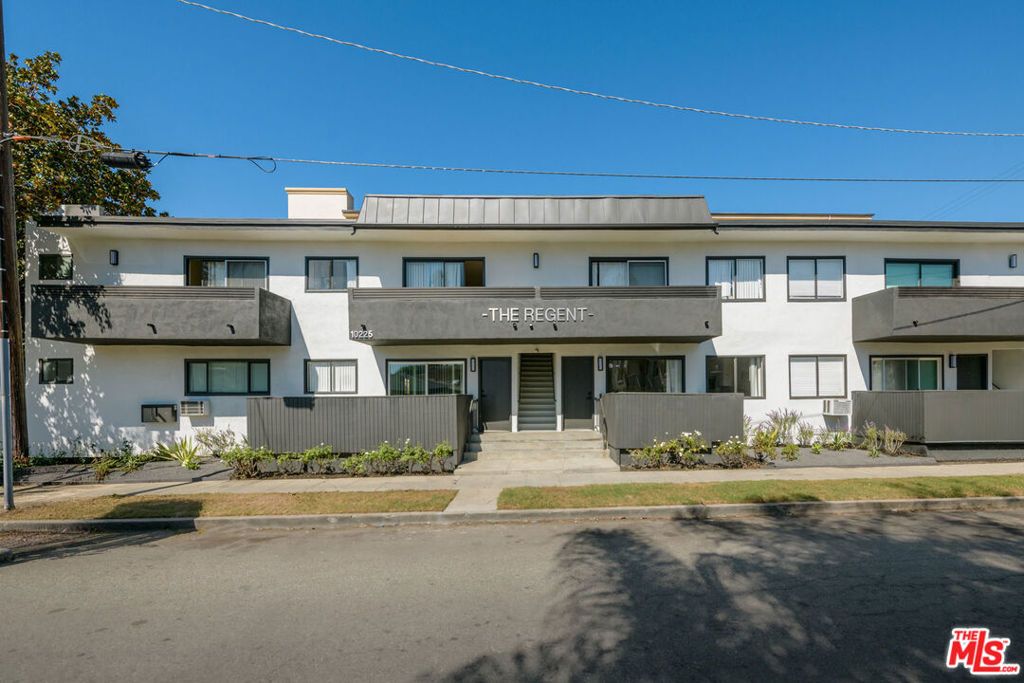 10225 Regent Street, Los Angeles, CA 90034 — exterior