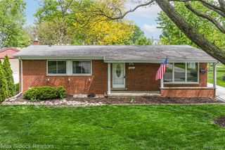 260 Lyons Drive, Troy, MI 48083