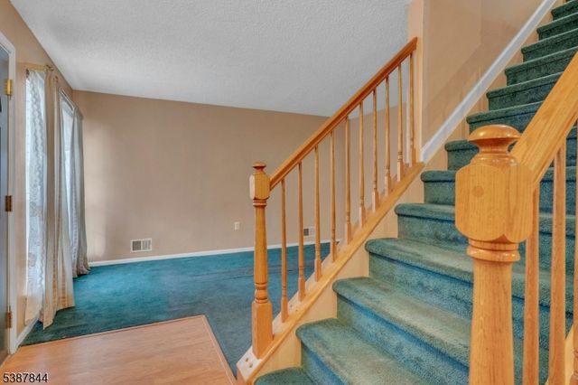 56 Yancy Dr, Newark City, NJ 07103