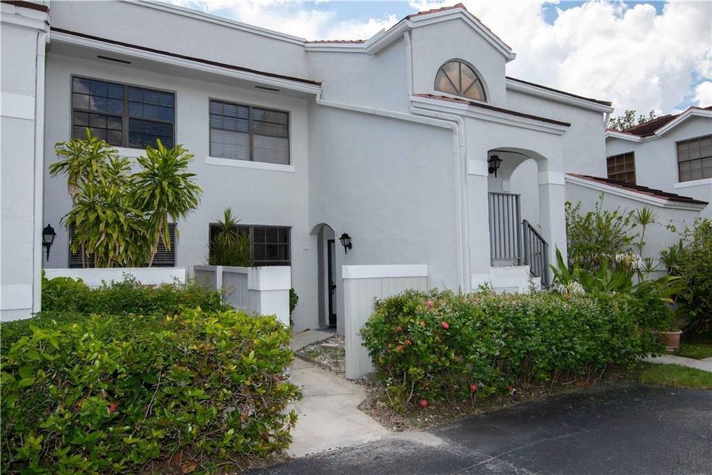 11969 NW 11th Street 11969, Pembroke Pines, FL 33026