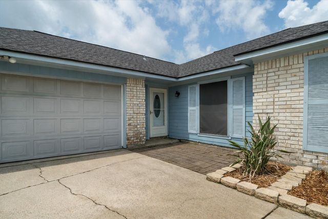 523 White Wing Court, Dickinson, TX 77539