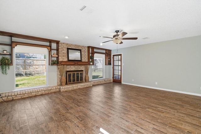 523 White Wing Court, Dickinson, TX 77539