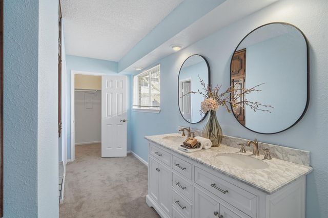 523 White Wing Court, Dickinson, TX 77539