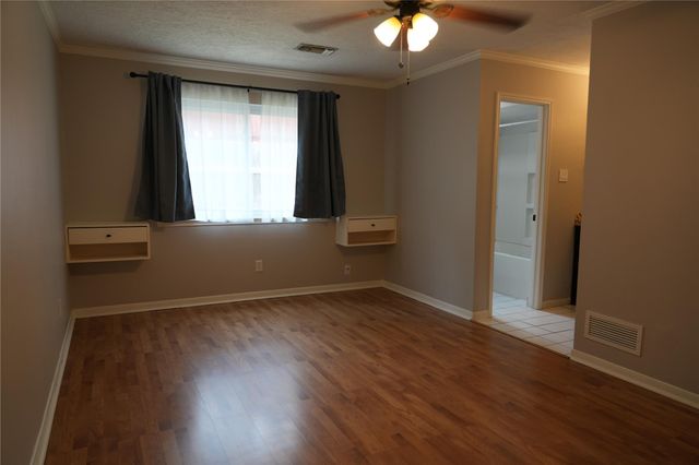 17115 Kings Walk Lane, Houston, TX 77070