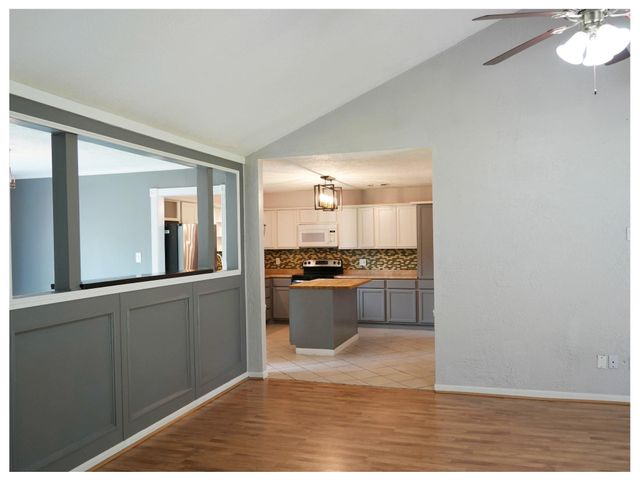 17115 Kings Walk Lane, Houston, TX 77070