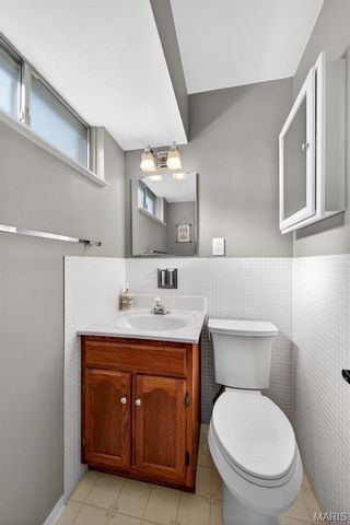 2242 Bolton Street, St Charles, MO 63301