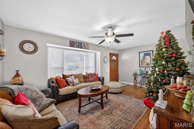 2242 Bolton Street, St Charles, MO 63301