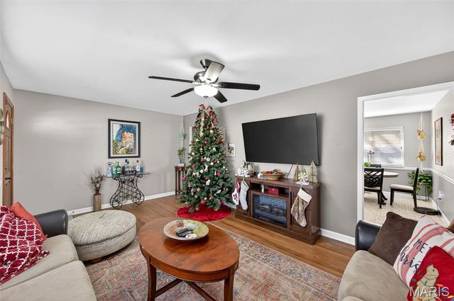 2242 Bolton Street, St Charles, MO 63301