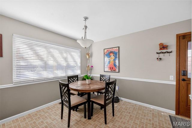 2242 Bolton Street, St Charles, MO 63301