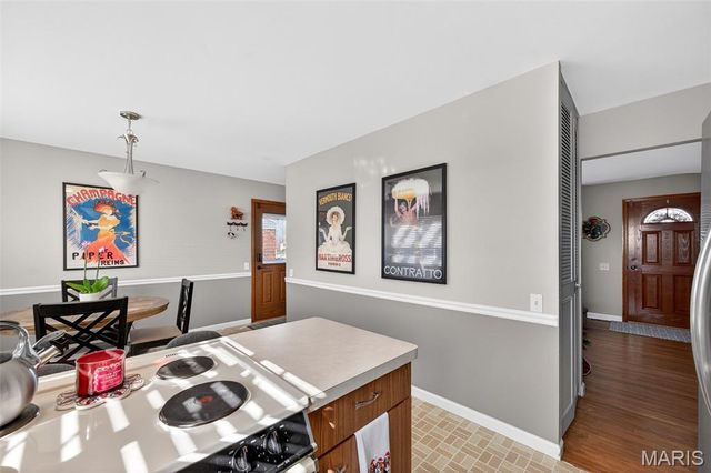 2242 Bolton Street, St Charles, MO 63301