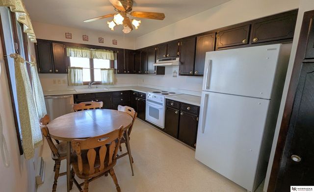 8001 Sandalwood Drive, Lincoln, NE 68510