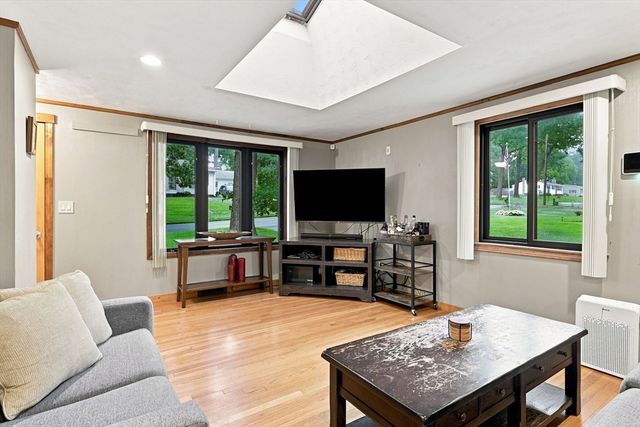 68 Feltham Rd, Springfield, MA 01118