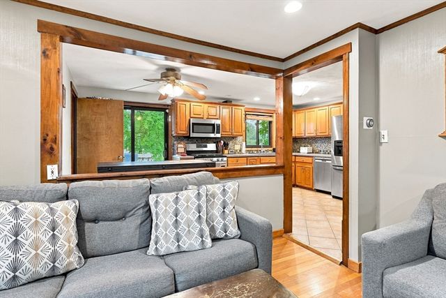 68 Feltham Rd, Springfield, MA 01118