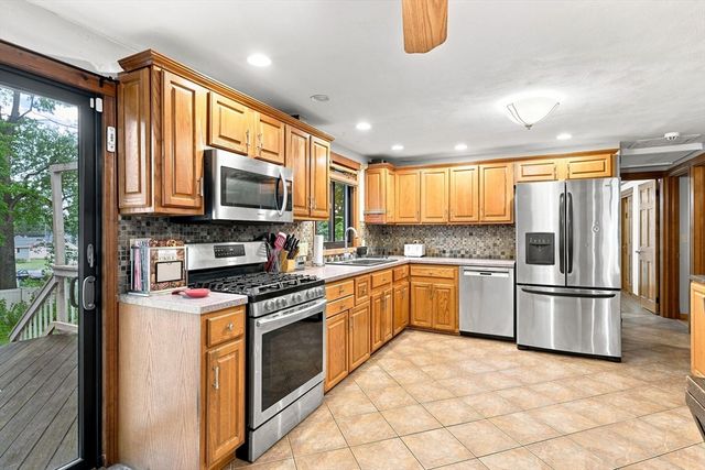 68 Feltham Rd, Springfield, MA 01118
