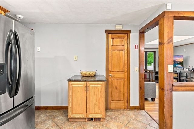 68 Feltham Rd, Springfield, MA 01118