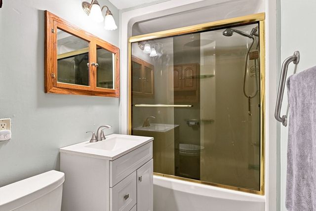 68 Feltham Rd, Springfield, MA 01118