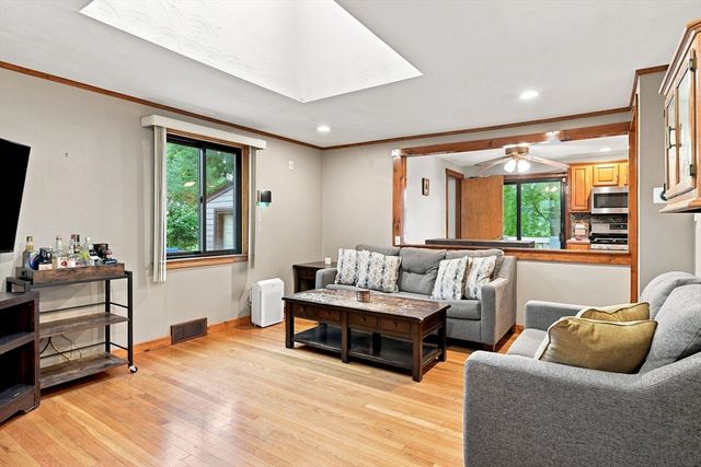 68 Feltham Rd, Springfield, MA 01118