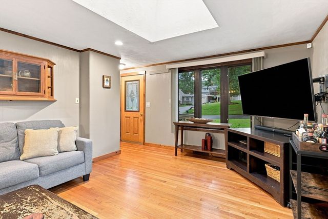 68 Feltham Rd, Springfield, MA 01118