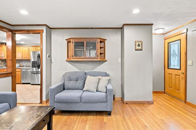 68 Feltham Rd, Springfield, MA 01118