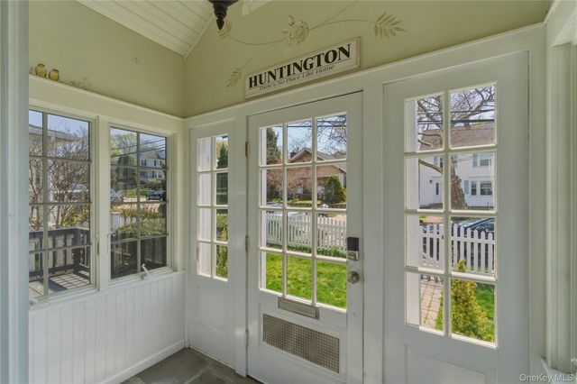 11 Oakland Street, Huntington, NY 11743