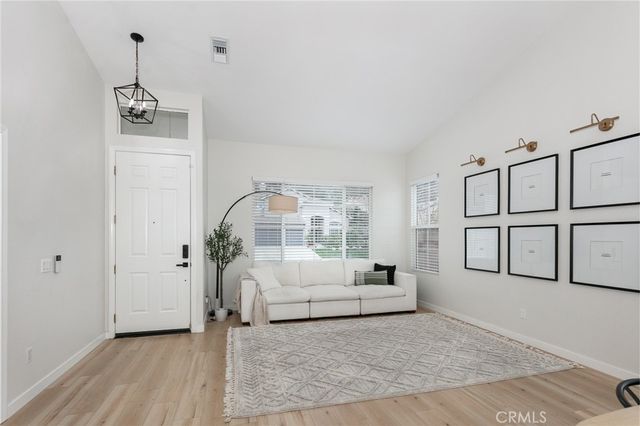 1192 Acapulco, Simi Valley, CA 93065