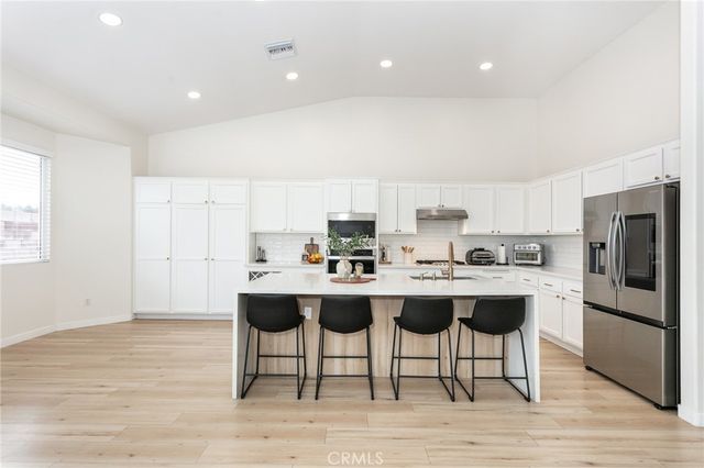 1192 Acapulco, Simi Valley, CA 93065