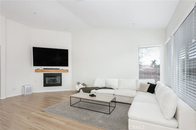 1192 Acapulco, Simi Valley, CA 93065