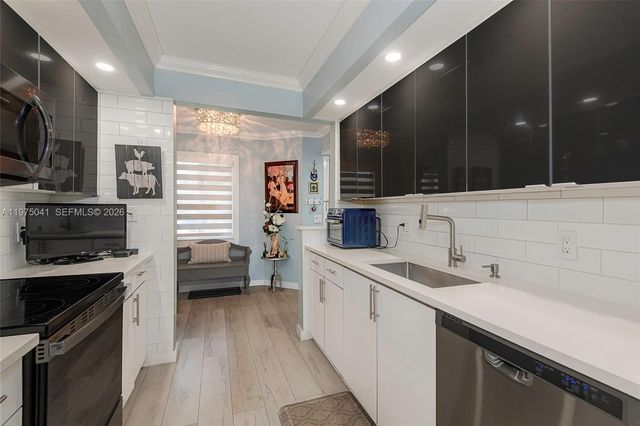 13705 SW 12th Street 104B, Pembroke Pines, FL 33027