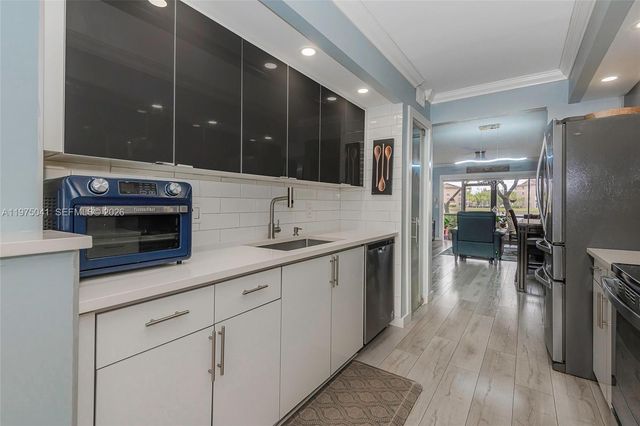13705 SW 12th Street 104B, Pembroke Pines, FL 33027