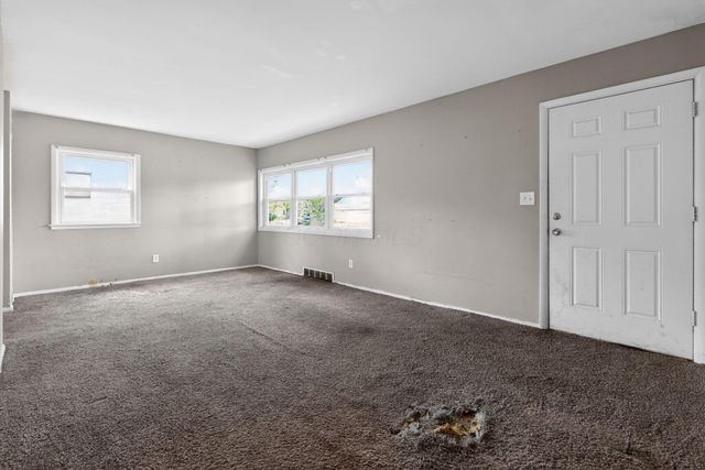 679 Savannah Drive, Columbus, OH 43228