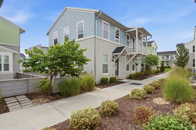 10557 S REDKNIFE DR, South Jordan, UT 84009