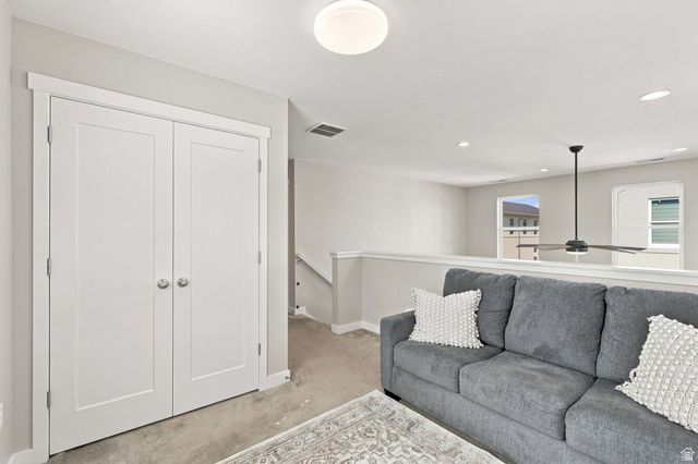 10557 S REDKNIFE DR, South Jordan, UT 84009