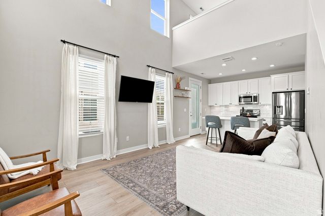 10557 S REDKNIFE DR, South Jordan, UT 84009