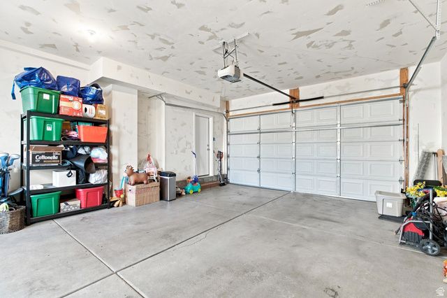 10557 S REDKNIFE DR, South Jordan, UT 84009