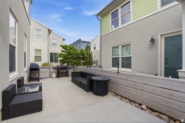 10557 S REDKNIFE DR, South Jordan, UT 84009