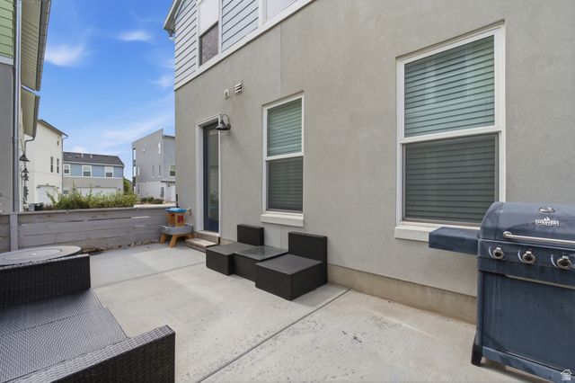 10557 S REDKNIFE DR, South Jordan, UT 84009