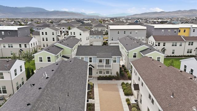 10557 S REDKNIFE DR, South Jordan, UT 84009